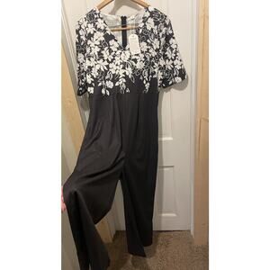 Made With Love Black Bottom Short Sleeve White Floral Topped Jumpsuit Sz M NWT